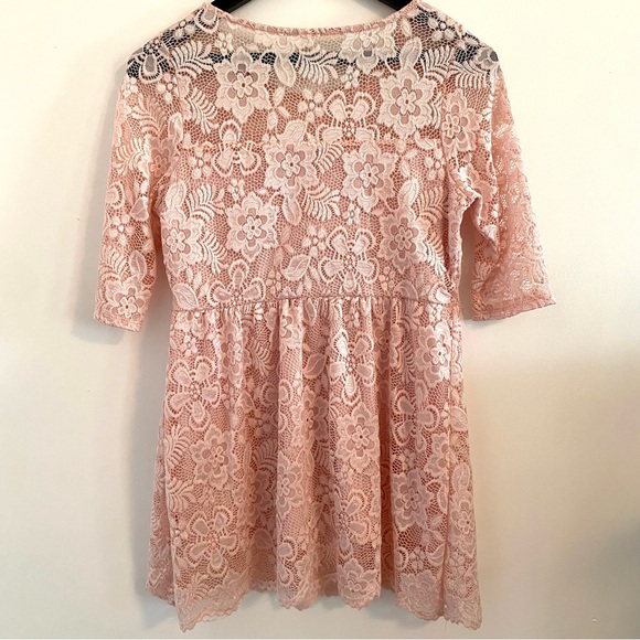 HELLO MIZ Lace Draped Empire Waist Maternity Top, Size Medium - Picture 7 of 14